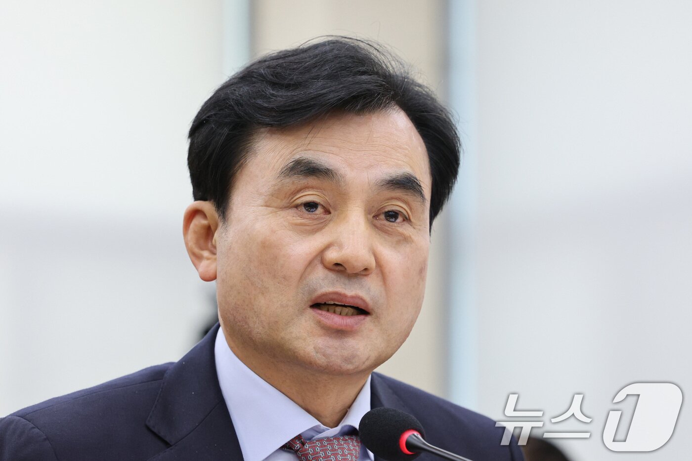 본문 이미지 - 안규백 국방부 장관. 2025.10.30/뉴스1 ⓒ News1 신웅수 기자