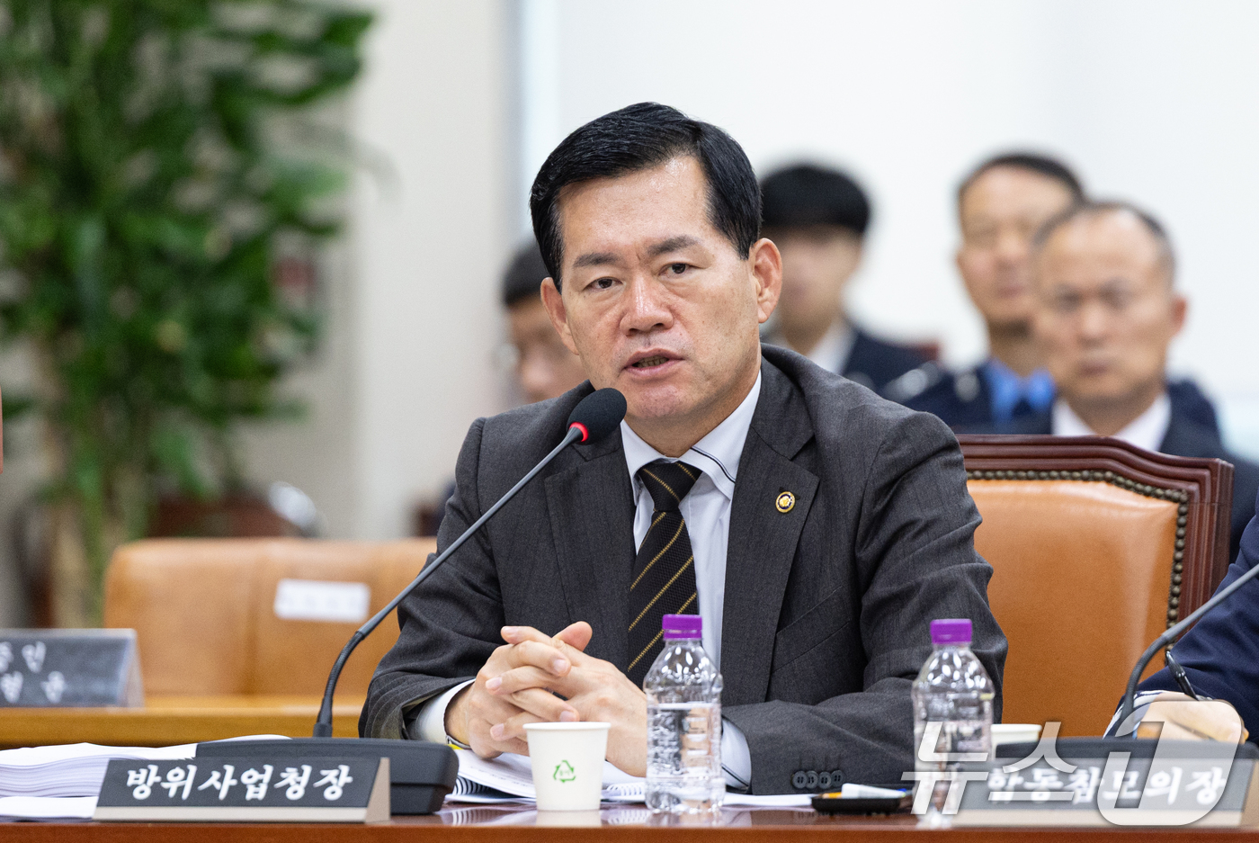 (서울=뉴스1) 이승배 기자 = 석종건 방위사업청장이 30일 서울 여의도 국회에서 열린 국방위원회 국방부 등에 대한 국정감사에 출석해 의원 질의에 답변하고 있다. 2025.10.3 …