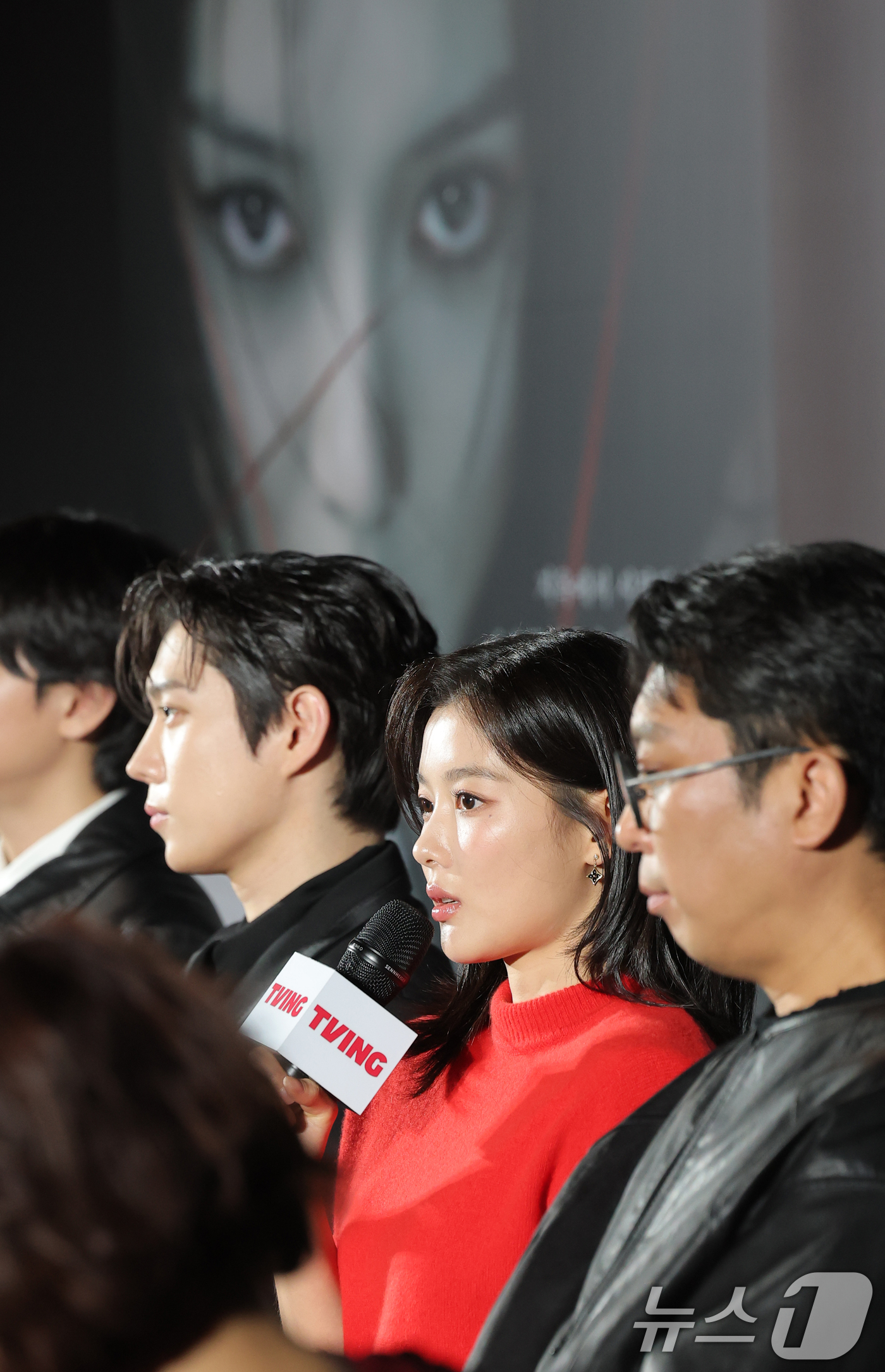 (서울=뉴스1) 권현진 기자 = 배우 김유정이 30일 오후 서울 용산구 CGV 용산아이파크몰에서 열린 티빙 오리지널 시리즈 ‘친애하는 X’ 제작발표회에 참석해 인사말을 하고 있다. …