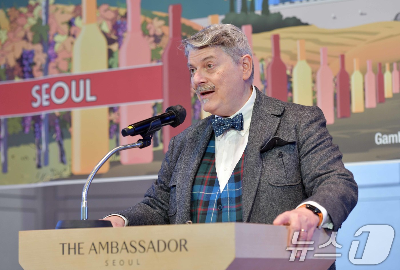 (서울=뉴스1) = 세계적 권위의 이탈리아 와인·음식 전문 미디어 '감베로 로쏘'가 주최한 '2025 TOP 이탈리안 와인 로드쇼'가 30일 서울 중구 앰배서더 서울 풀만 호텔에서 …