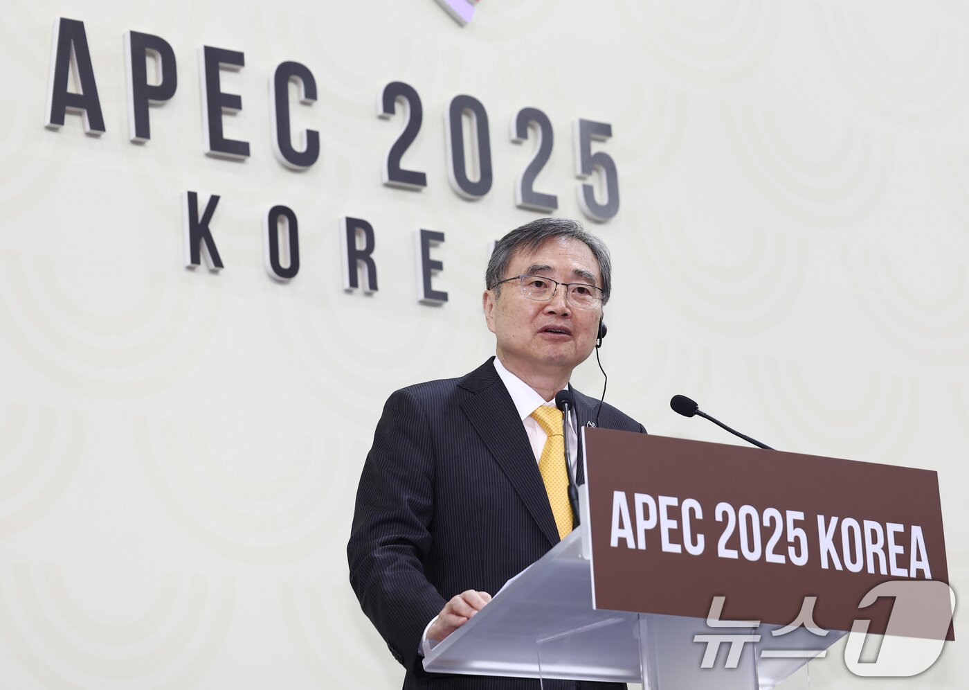본문 이미지 - 조현 외교부 장관이 30일 경주화백컨벤션센터 인근 국제미디어센터&#40;IMC&#41;에서 APEC 외교통상합동각료회의 관련 기자회견을 하고 있다. 2025.10.30/뉴스1 ⓒ News1 김민지 기자