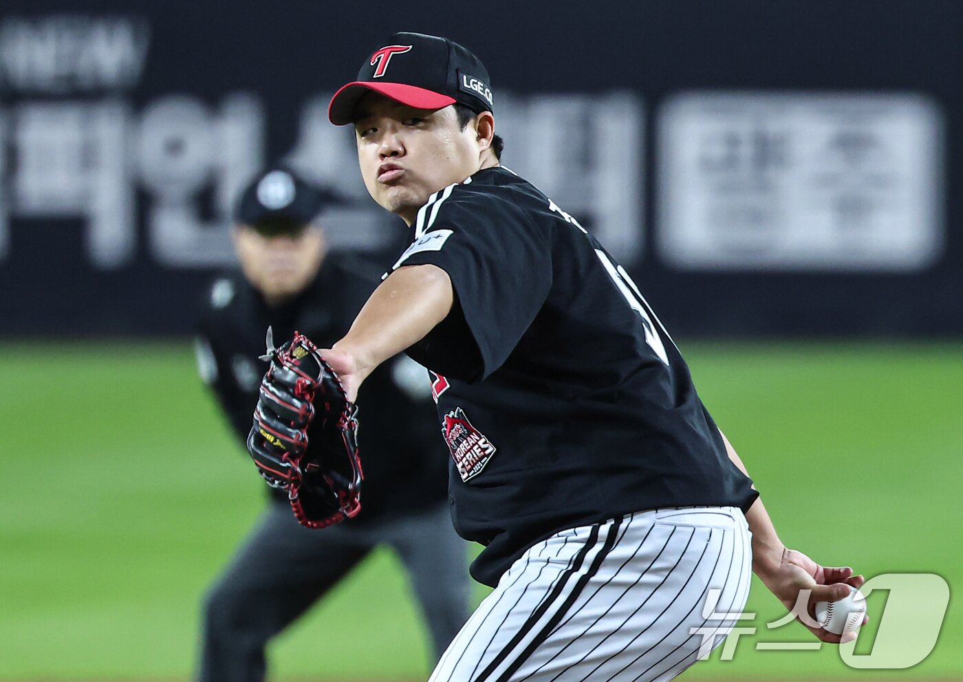 본문 이미지 - LG 트윈스 투수 장현식. 2025.10.30 ⓒ 뉴스1 김도우 기자