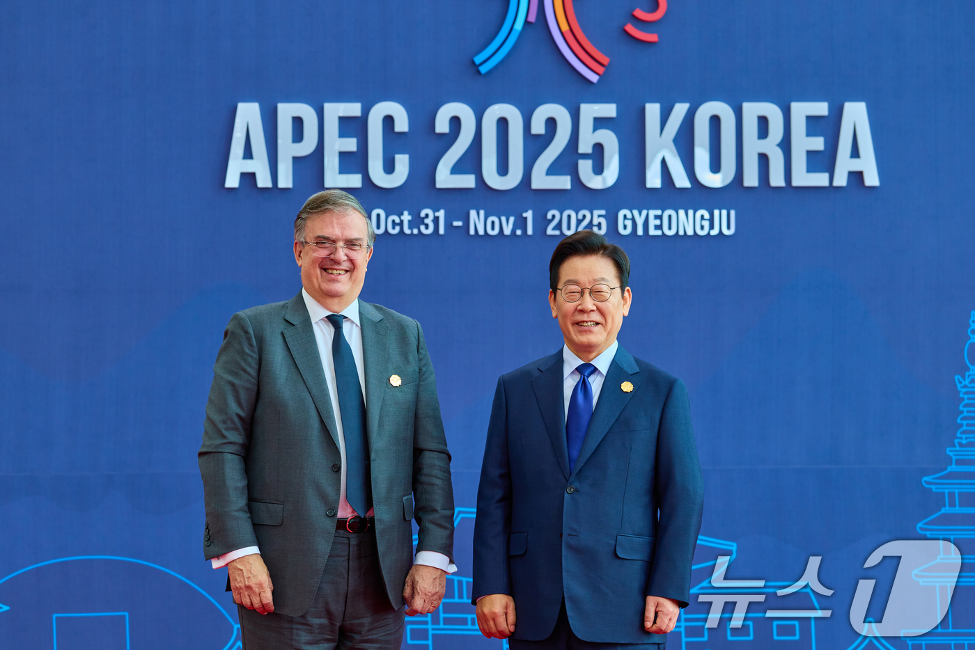 (서울=뉴스1) 허경 기자 = 이재명 대통령이 31일 경북 경주화백컨벤션센터(HICO)에서 열린 2025 아시아태평양경제협력체(APEC) 정상회의에서 마르셀로 루이스 에브라르드 카 …