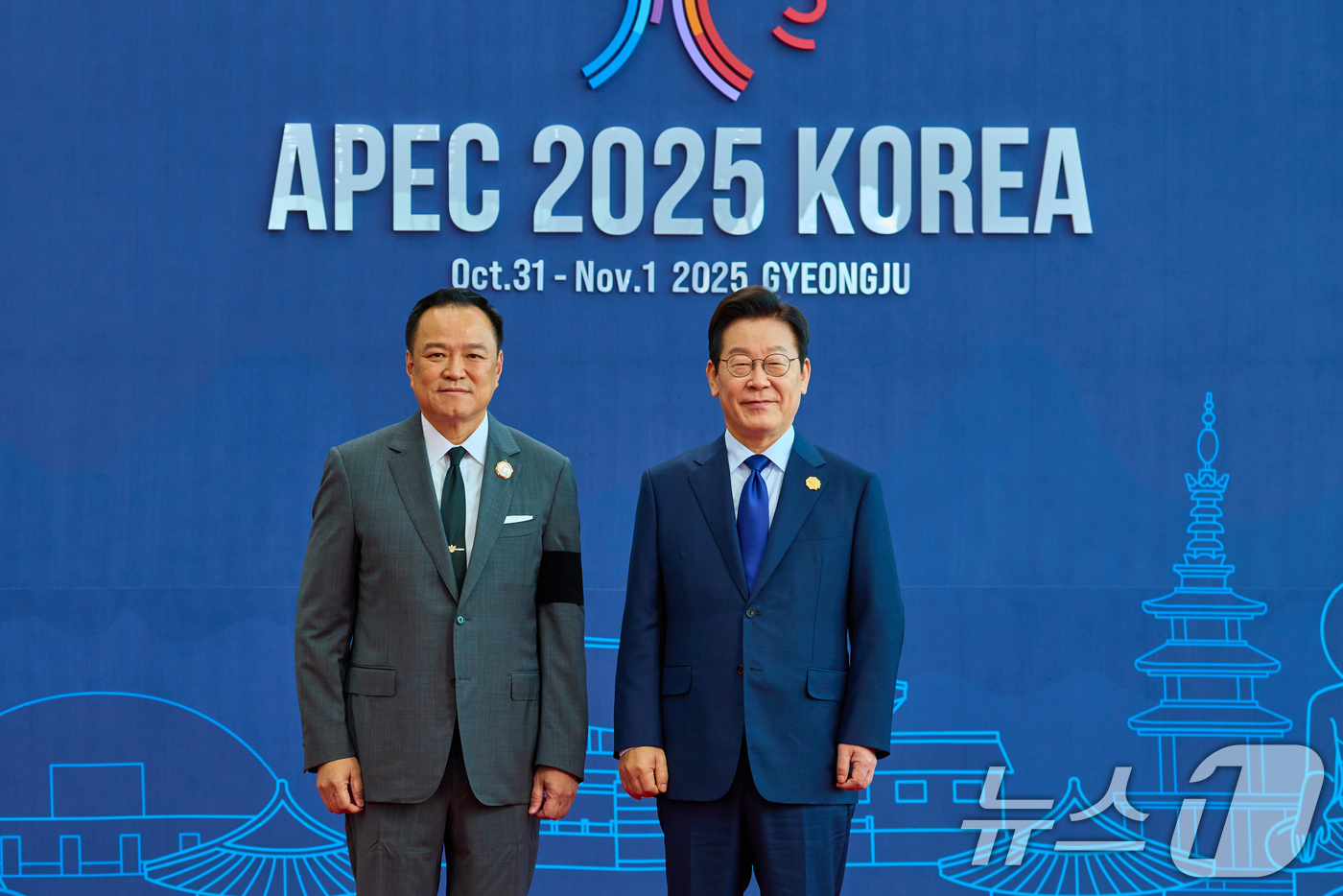 (서울=뉴스1) 허경 기자 = 이재명 대통령이 31일 경북 경주화백컨벤션센터(HICO)에서 열린 2025 아시아태평양경제협력체(APEC) 정상회의에서 아누틴 찬위라꾼 태국 총리를 …