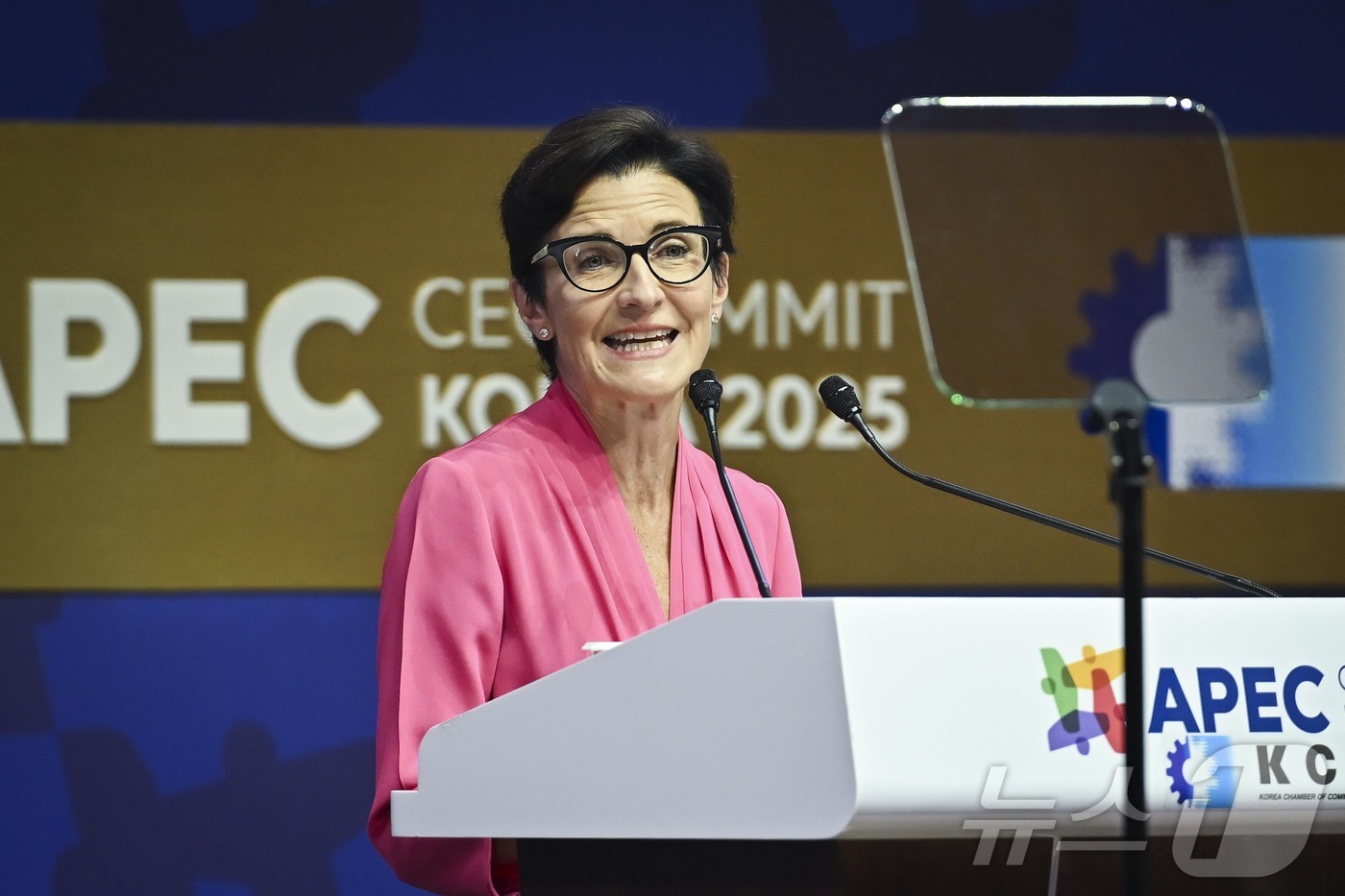 (경주=뉴스1)  김민지 기자 = 제인 프레이저 씨티그룹 이사회 의장 겸 최고경영자가 31일 경북 경주예술의전당에서 열린 아시아태평양경제협력체(APEC) 정상회의 최고 경영자(CE …