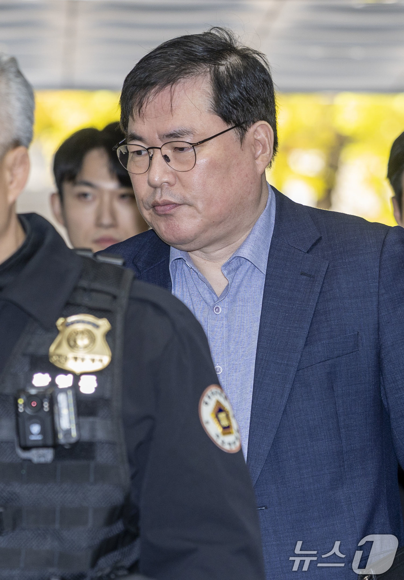 (서울=뉴스1) 이광호 기자 = 대장동 개발 비리 의혹으로 재판에 넘겨진 유동규 전 성남도시개발공사 기획본부장이 31일 서울 서초구 중앙지법에서 열린 1심 선고공판에 출석하고 있다 …