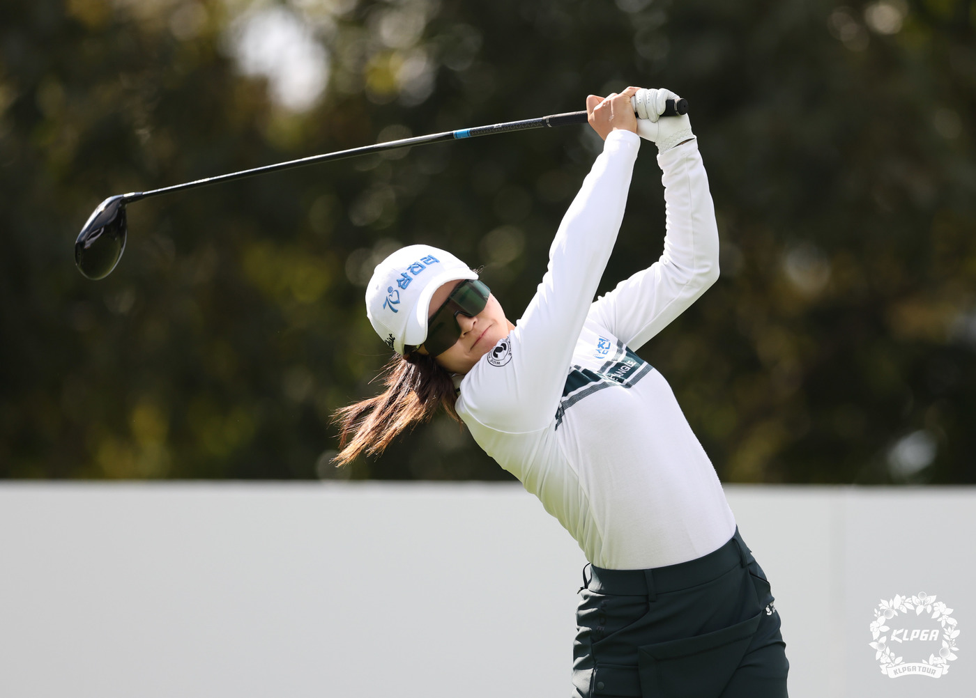 (서울=뉴스1) = 고지원이 31일 제주시 엘리시안 제주CC에서 열린 'S-OIL 챔피언십 2025' 2라운드 4번 홀에서 티샷을 하고 있다. (KLPGA 제공. 재판매 및 DB …