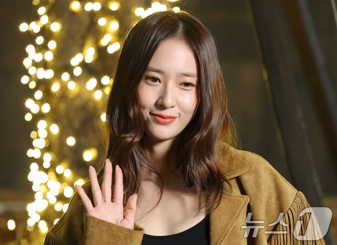 (서울=뉴스1) 권현진 기자 = 에프엑스 크리스탈(본명 정수정)이 31일 오후 서울 성동구 성수동 인근에서 열린 ‘홀리데이 익스피리언스’ 포토콜 행사에 참석해 포즈를 취하고 있다. …