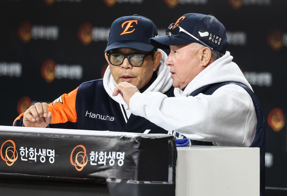 '김경문호' 한화, '감독급 지도자'만 4명…'전 감독' 김기태·강인권 영입