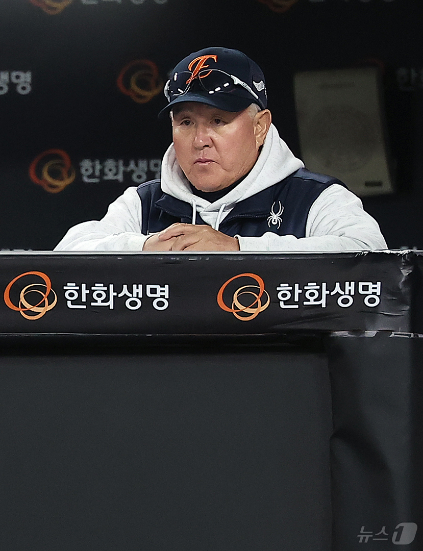 (대전=뉴스1) 김진환 기자 = 31일 대전 한화생명볼파크에서 열린 프로야구 2025 신한 SOL뱅크 KBO 포스트시즌 한국시리즈 5차전 LG 트윈스와 한화 이글스의 경기, 한화 …