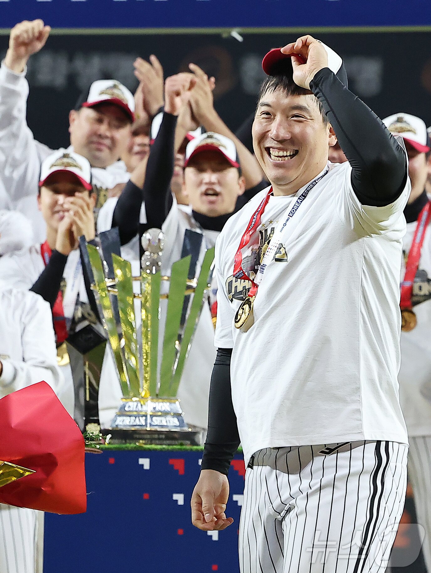 본문 이미지 - 지난해 LG 트윈스의 통합 우승을 이끈 김현수. 2025.10.31 ⓒ 뉴스1 김진환 기자