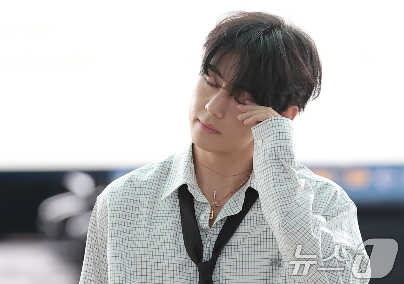 (인천공항=뉴스1) 권현진 기자 = 방탄소년단(BTS) 뷔가 해외 일정을 위해 4일 인천국제공항을 통해 프랑스 파리로 출국하고 있다. 2025.10.4/뉴스1