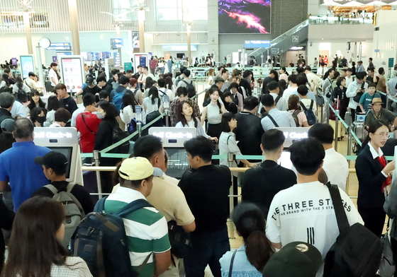 붐비는 인천공항