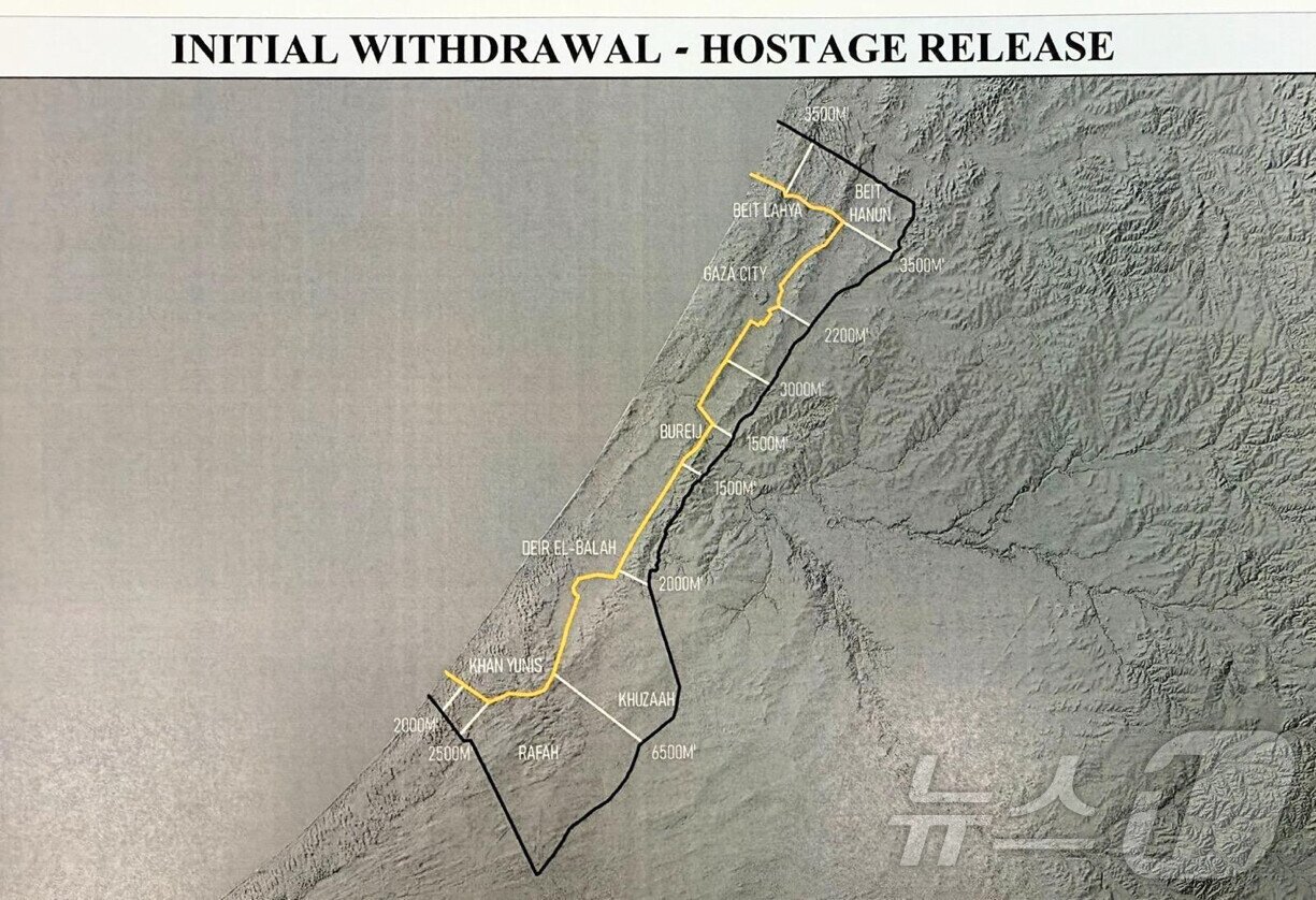 본문 이미지 - 도널드 트럼프 미국 대통령이 4일&#40;현지시간&#41; 소셜미디어 트루스소셜에 게시한 이스라엘군의 가자지구 1단계 철수선.&#40;트럼프 대통령 트루스소셜, 재판매 및 DB금지&#41; 2025.10.04. ⓒ News1 류정민 특파원