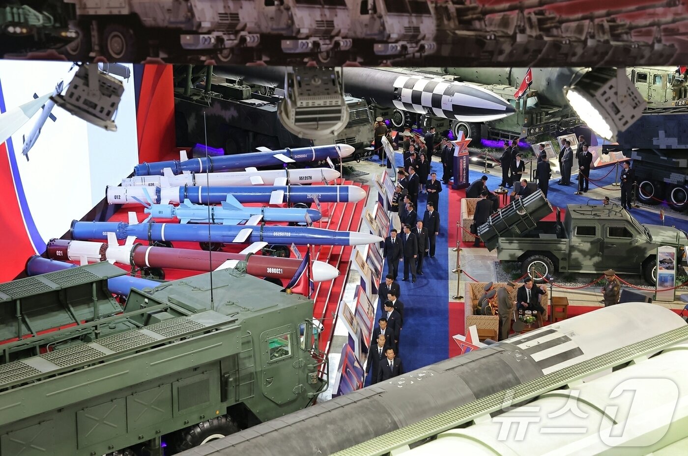 본문 이미지 - &#40;평양 노동신문=뉴스1&#41; = 북한 노동당 기관지 노동신문은 5일 &#34;무장장비전시회 &#39;국방발전-2025&#39;가 지난 4일 수도 평양에서 성황리에 개막했다＂라고 보도했다. [국내에서만 사용가능. 재배포 금지. DB 금지. For Use Only in the Republic of Korea. Redistribution Prohibited] rodongphoto@news1.kr