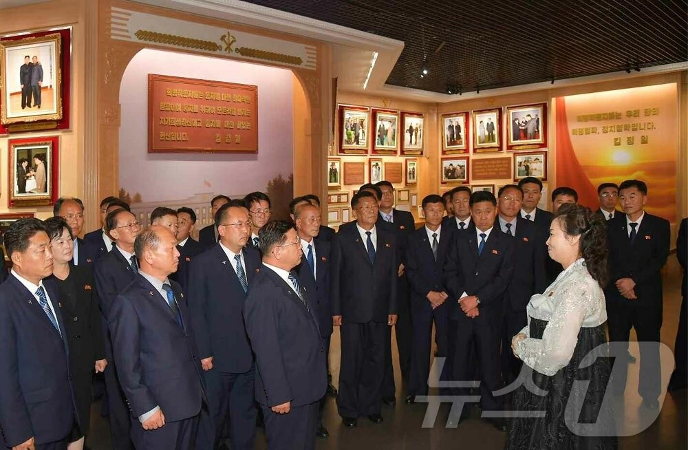 본문 이미지 - &#40;평양 노동신문=뉴스1&#41; = 북한 노동당 기관지 노동신문은 6일 당 창건 80주년을 기념해 당 중앙지도기관 성원들이 조선혁명박물관을 참관했다고 보도했다. [국내에서만 사용가능. 재배포 금지. DB 금지. For Use Only in the Republic of Korea. Redistribution Prohibited] rodongphoto@news1.kr