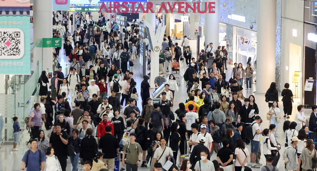 신라·신세계 나간 인천공항 면세점 2곳 새주인 찾는다…국제 입찰