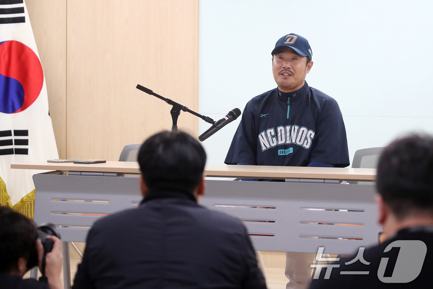 (대구=뉴스1) 공정식 기자 = 6일 대구 삼성라이온즈파크에서 열리는 프로야구 '2025 신한 SOL뱅크 KBO 리그' 와일드카드 결정전 삼성 라이온즈와 NC 다이노스의 경기를 앞 …