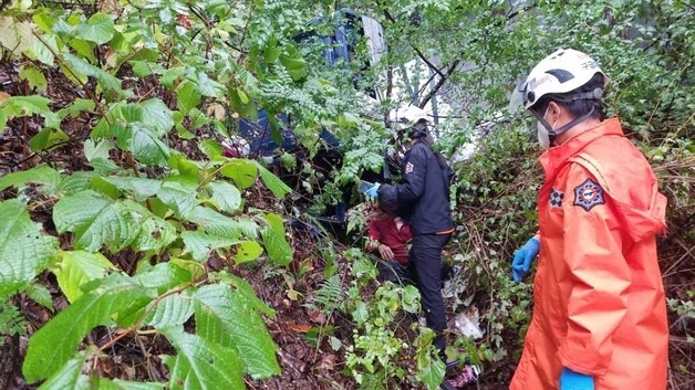성묘 차량 추락·해상서 80대 사망…강원 곳곳서 사고 잇따라(종합)