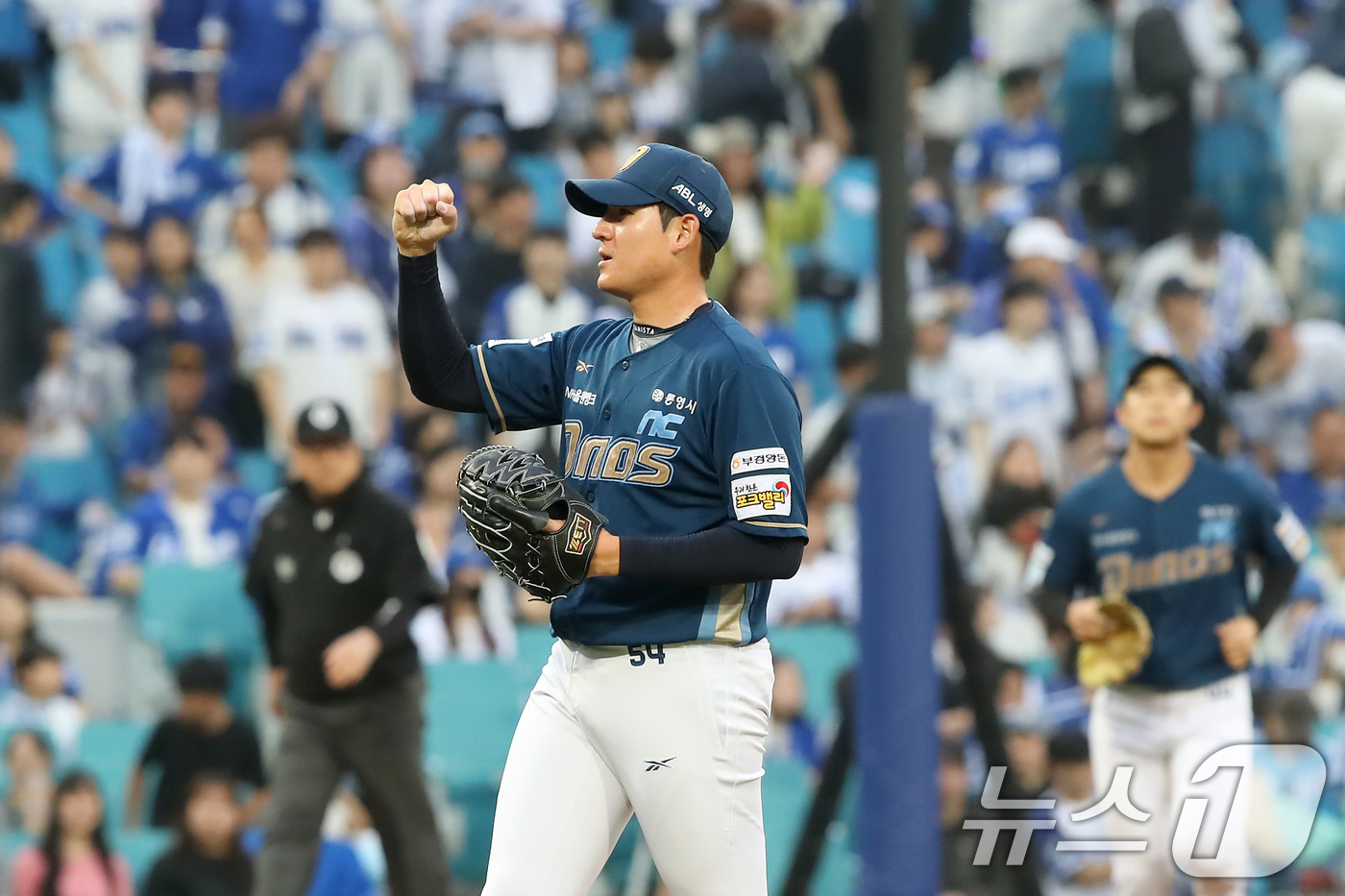 (대구=뉴스1) 공정식 기자 = 6일 오후 대구 삼성라이온즈파크에서 열린 프로야구 2025 신한 SOL뱅크 KBO 와일드카드 결정전 1차전, 삼성 라이온즈와 NC 다이노스의 경기에 …