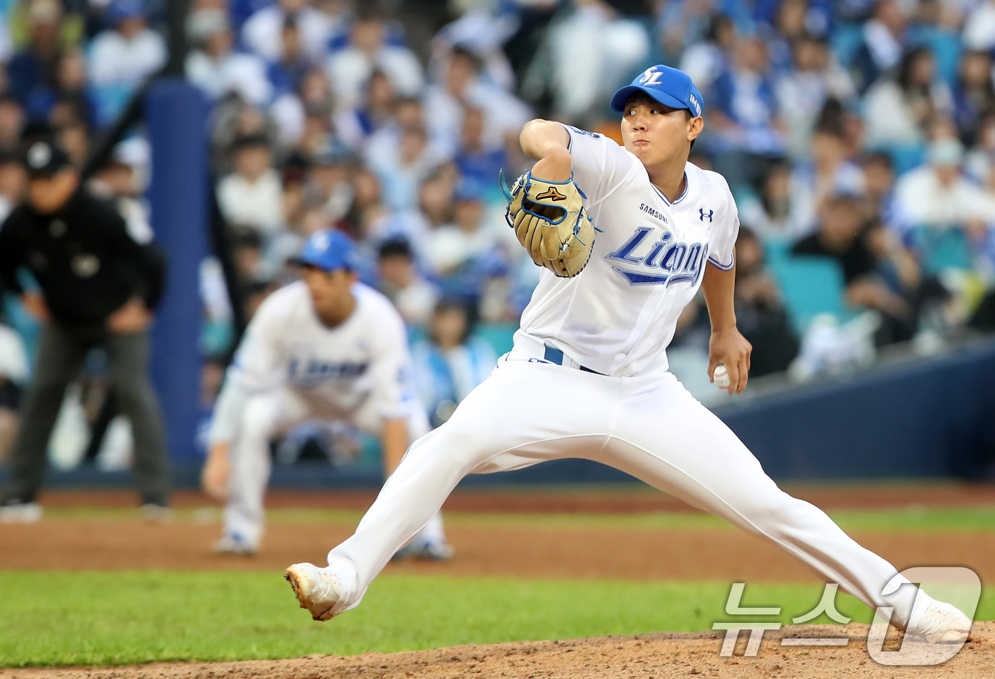 (대구=뉴스1) 공정식 기자 = 6일 오후 대구 삼성라이온즈파크에서 열린 프로야구 2025 신한 SOL뱅크 KBO 와일드카드 결정전 1차전, 삼성 라이온즈와 NC 다이노스의 경기 …