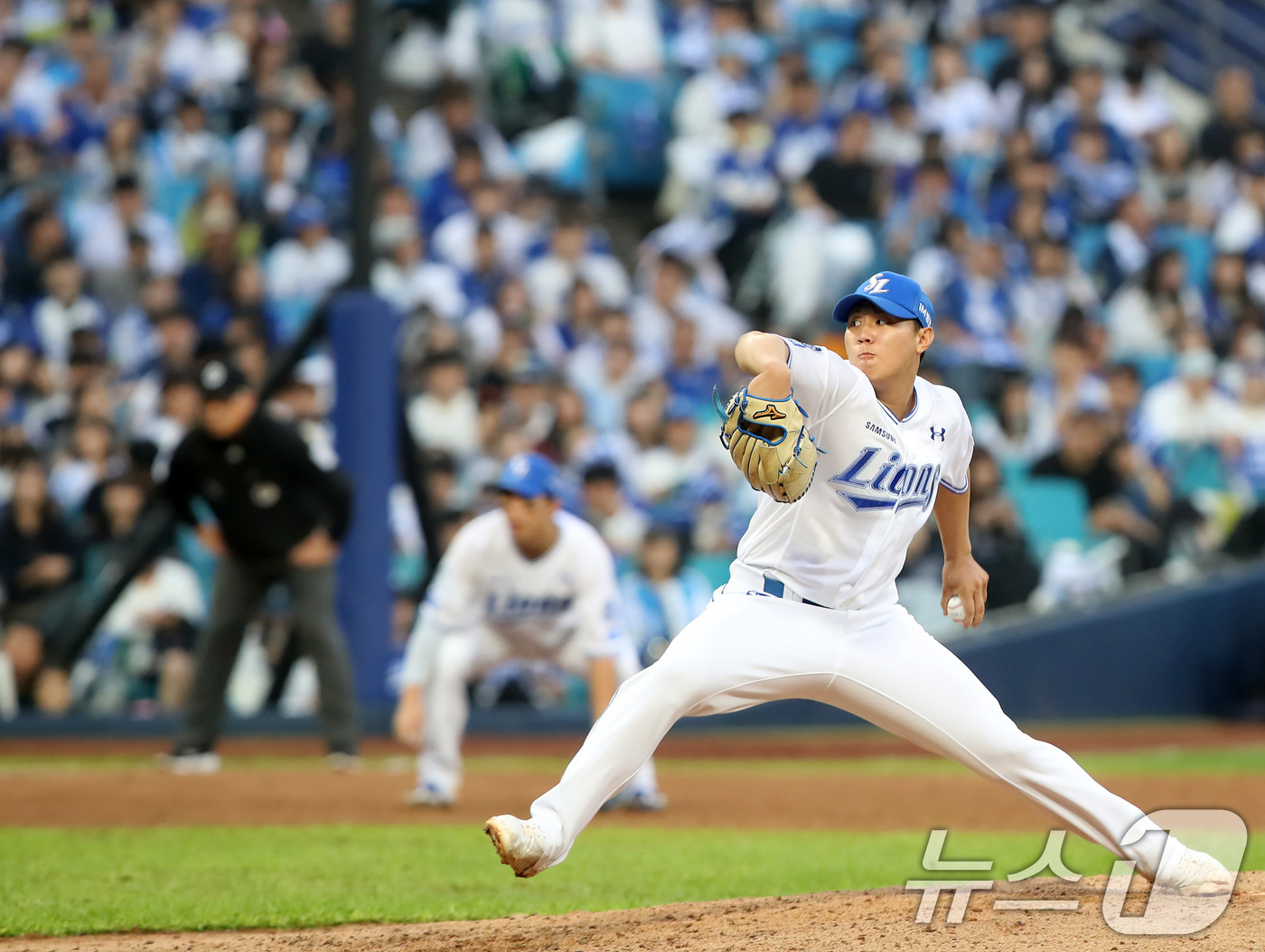 (대구=뉴스1) 공정식 기자 = 6일 오후 대구 삼성라이온즈파크에서 열린 프로야구 2025 신한 SOL뱅크 KBO 와일드카드 결정전 1차전, 삼성 라이온즈와 NC 다이노스의 경기 …