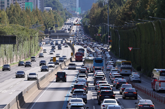 "오피넷 찾고, 트렁크 비우고"…설 귀성길 기름값 아끼는 '꿀팁'