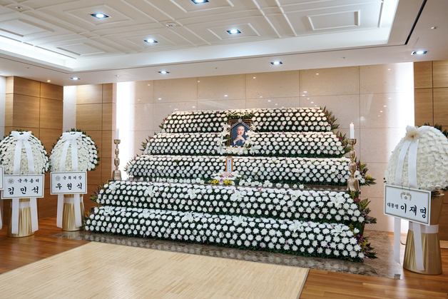 최창걸 고려아연 명예회장 빈소에 이틀째 정·재계 조문 발길