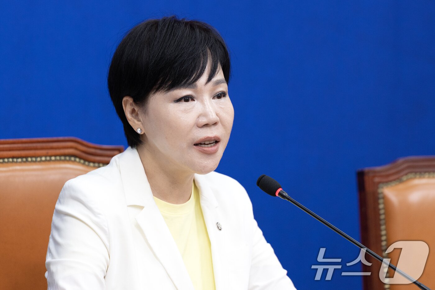 본문 이미지 - 전현희 더불어민주당 수석최고위원이 9일 서울 여의도 국회에서 열린 기자간담회에서 모두발언하고 있다. 2025.10.9/뉴스1 ⓒ News1 이승배 기자