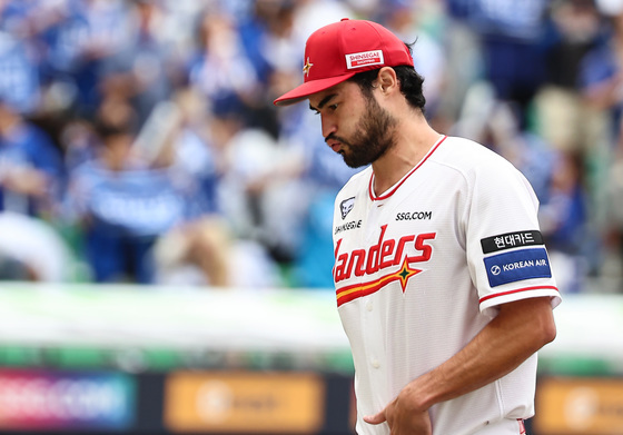 SSG 화이트, KIA와 개막전서 4이닝 9피안타 5실점 뭇매