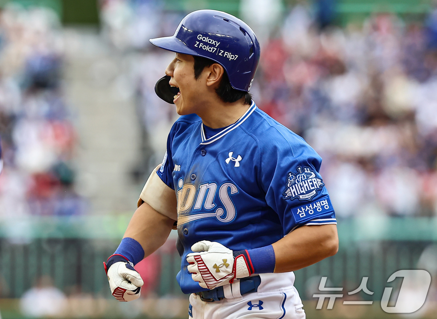 (인천=뉴스1) 김도우 기자 = 9일 오후 인천 SSG 랜더스필드에서 열린 프로야구 2025 신한 SOL뱅크 KBO 준플레이오프 1차전 삼성 라이온즈와 SSG 랜더스의 경기, 4회 …