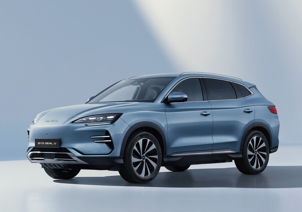 본문 이미지 - BYD가 유럽에서 판매하는 중형 플러그인하이브리드&#40;PHEV&#41; 스포츠유틸리티차&#40;SUV&#41; &#39;씰 유&#39;의 모습&#40;자료사진. BYD 홈페이지 갈무리&#41;.