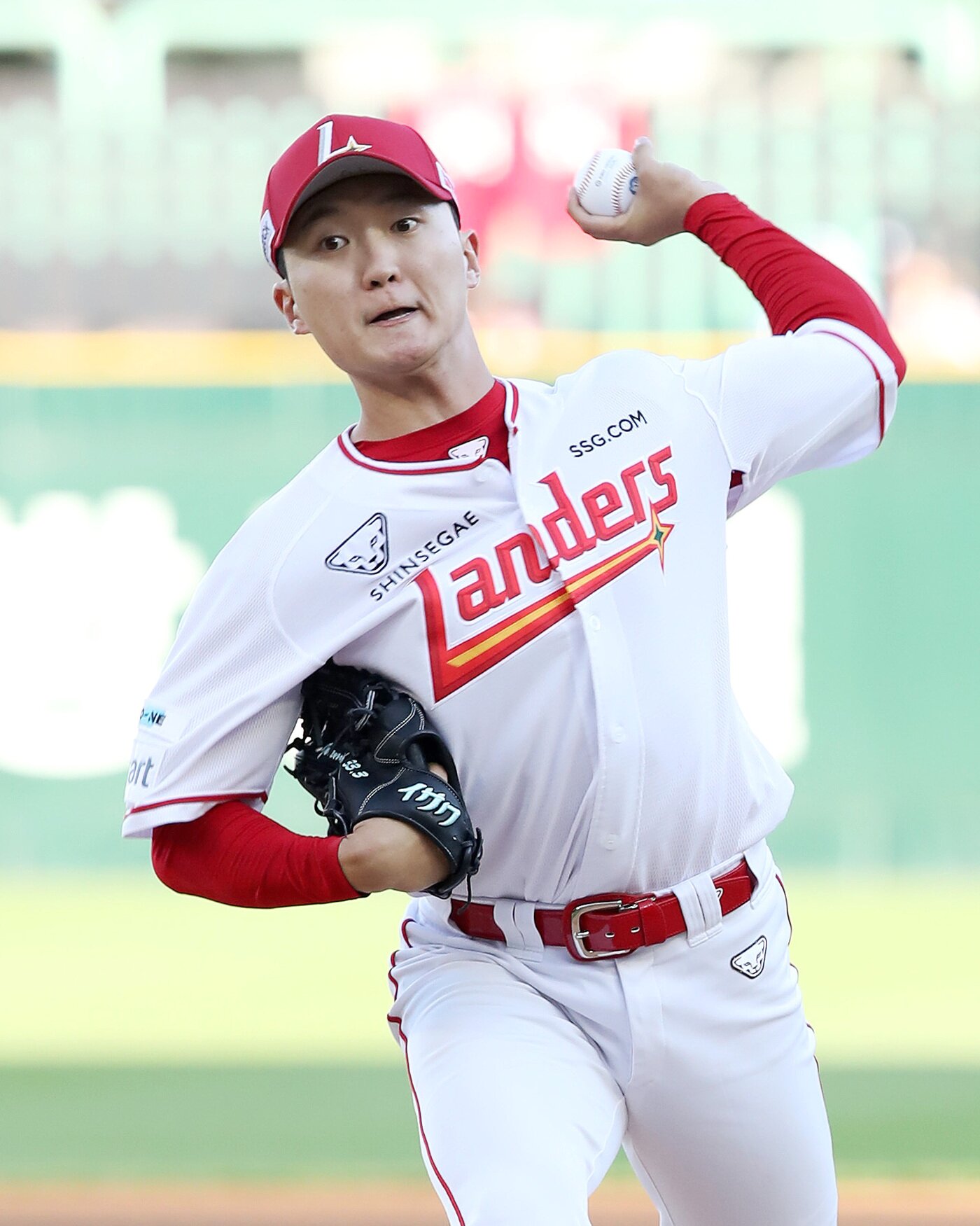 본문 이미지 - SSG 랜더스 투수 김건우가 삼성 라이온즈와 준플레이오프 2차전에 선발 등판한다. &#40;SSG 랜더스 제공&#41;