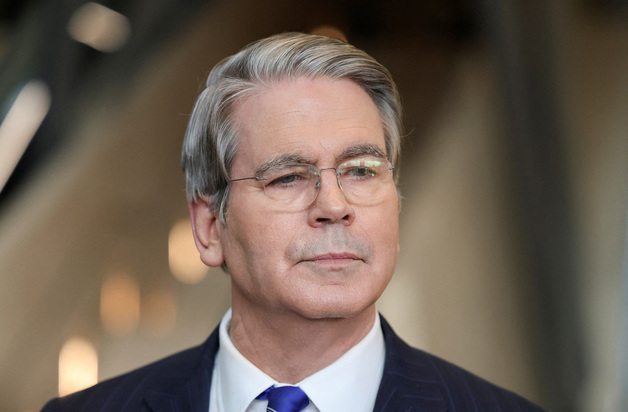 베선트 "트럼프 2000달러 배당, 세금 감면 형태일 수도"