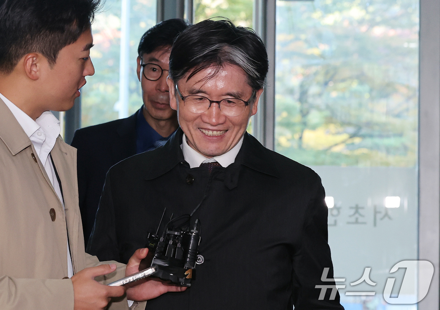 (서울=뉴스1) 이호윤 기자 = 오동운 고위공직자범죄수사처장이 1일 서울 서초구 순직해병 특검 사무실에 피의자 신분으로 조사를 받기 위해 출석하고 있다. 2025.11.1/뉴스1