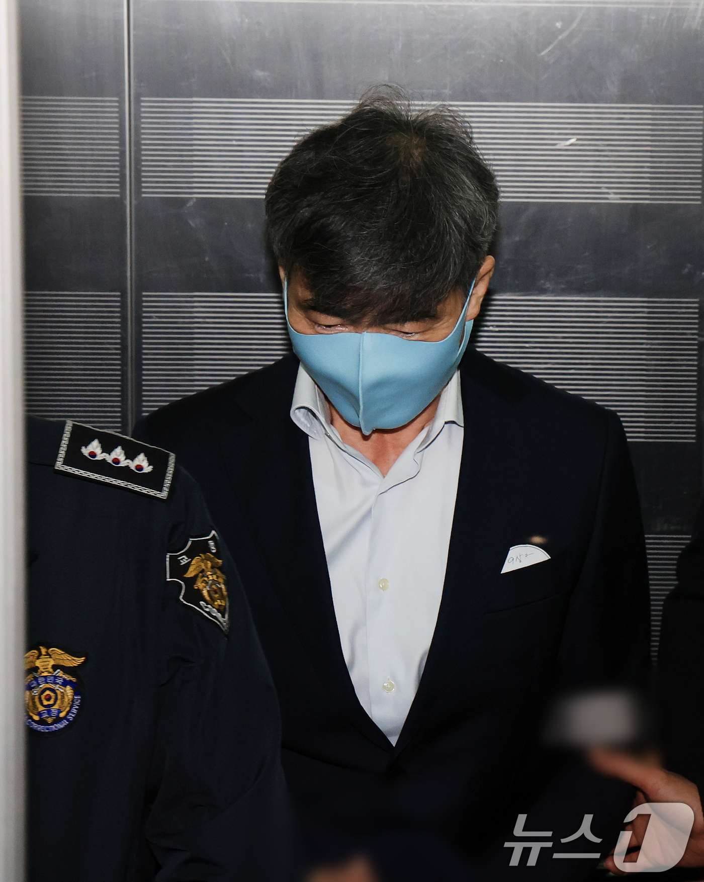 (서울=뉴스1) 이호윤 기자 = 임성근 전 해병대1사단장 구명 로비 의혹에 연루된 이종호 전 블랙펄인베스트 대표가 1일 서울 서초구 순직해병 특검 사무실에 피의자 신분으로 조사를 …