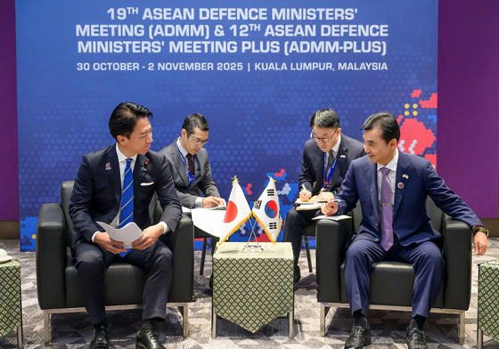 팔짱 꼈지만 '동상이몽' 한미일…사라진 비핵화와 강해진 북핵