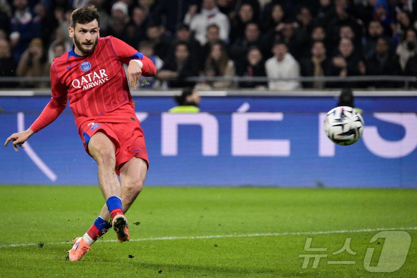 본문 이미지 - PSG 흐비차 크바라츠헬리아. ⓒ AFP=뉴스1