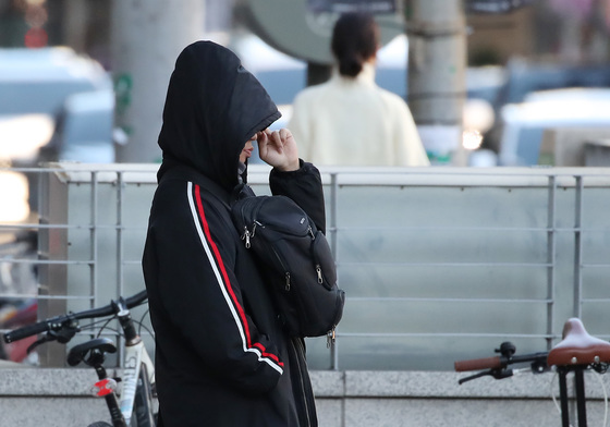 북풍에 '꽁꽁' 전국최저 -8도, 서울 -3도…서쪽지역엔 눈·비도(종합)