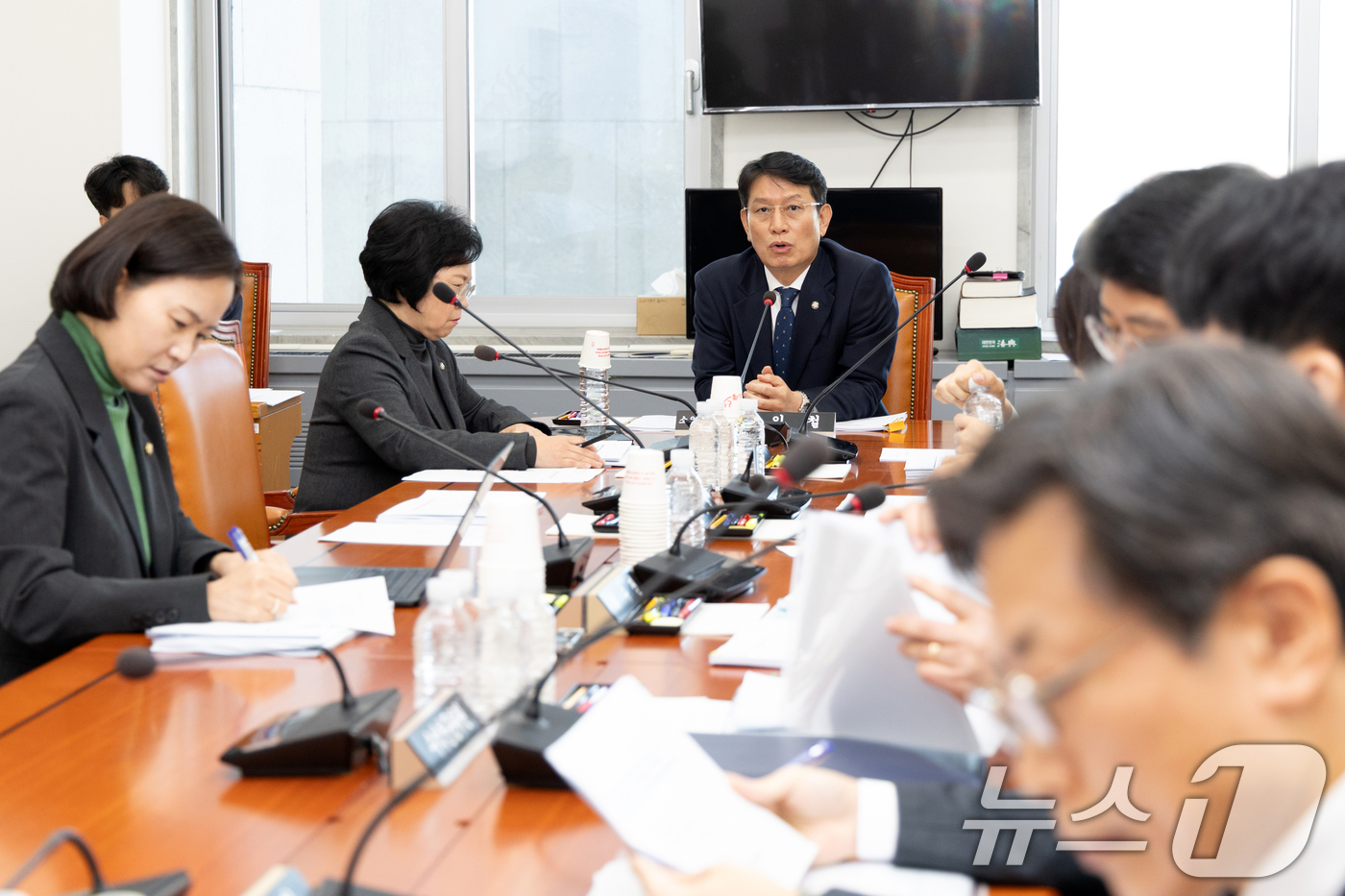 (서울=뉴스1) 이승배 기자 = 10일 서울 여의도 국회에서 열린 제429회국회(정기회) 과학기술정보방송통신위원회 제2차 예산결산심사소위원회에서 조인철 소위원장이 회의를 주재하고 …