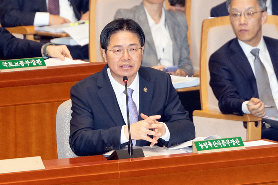 李대통령, 강형석 농림부 차관 직권면직…"부당 권한행사 확인"