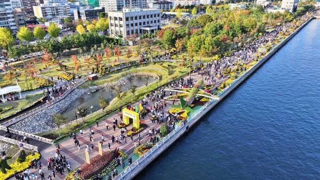 '마산가고파국화축제' 86만명 다녀가 성황