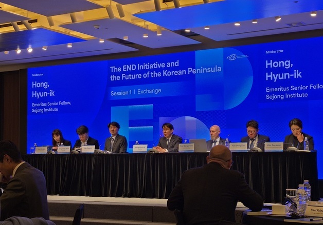 "北美 군사 당국 간 접촉·이산가족 교류로 대화 추동해야"