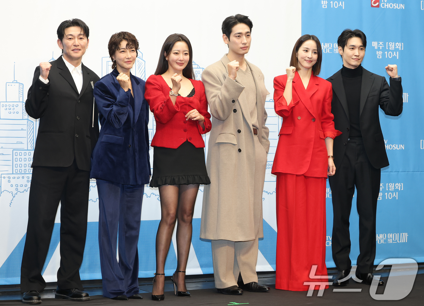 (서울=뉴스1) 권현진 기자 = 배우 허준(왼쪽부터)과 진서연, 김희선, 윤박, 한혜진, 장인섭이 10일 오후 서울 상암동 스탠포드호텔에서 열린 TV 조선 새 월화미니시리즈 ‘다음 …