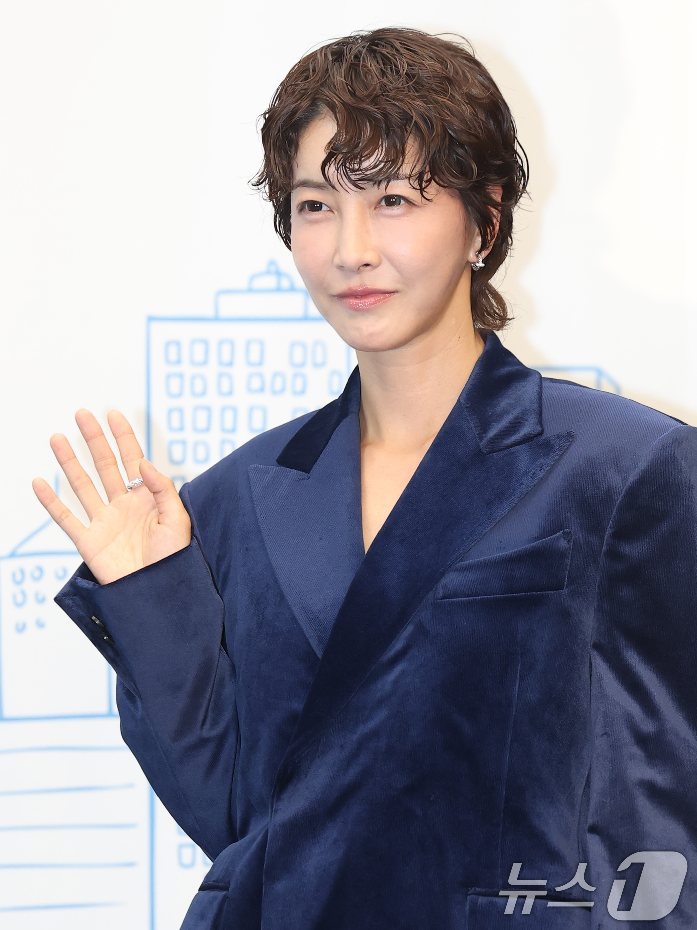 (서울=뉴스1) 권현진 기자 = 배우 진서연이 10일 오후 서울 상암동 스탠포드호텔에서 열린 TV 조선 새 월화미니시리즈 ‘다음생은 없으니까’ 제작발표회에 참석해 포즈를 취하고 있 …