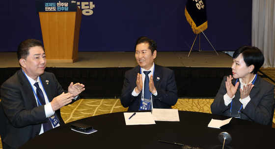 박수치는 정청래-김병기-전현희