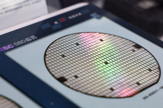 中, 對日 희토류 통제 다음날 반도체용 日증착가스 반덤핑조사