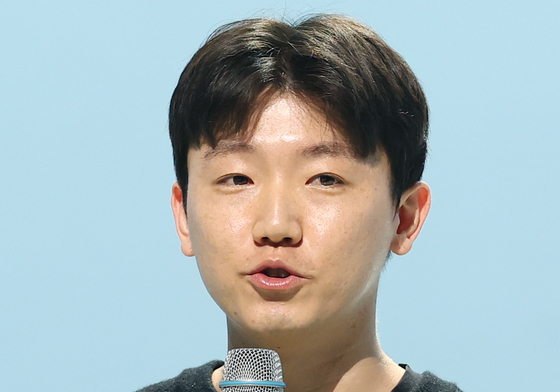 인사말 하는 윤범노 대표