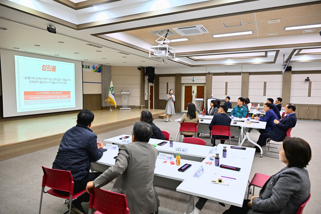 속초시 "성평등 조직문화, 고위직부터"…성인지 감수성 교육