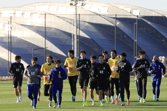 몸 푸는 축구대표팀
